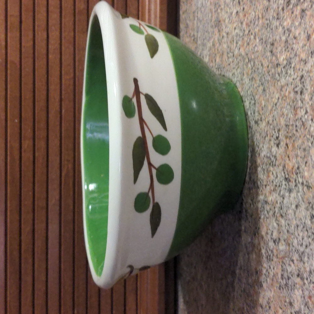 Nantucket Home Ceramic Green and White Mixing Bowl Salad olive branch gr…